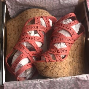 Coral and cork wedges